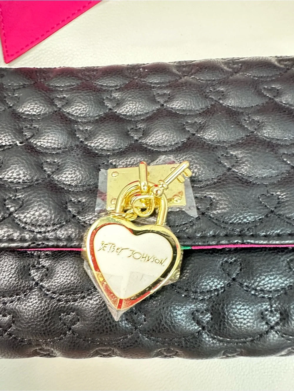 NWT Betsey Johnson Black Quilted Heart Lock Bow Shoulder Bag Pink Strap